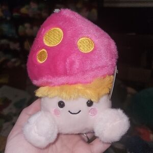 NWT Palm Pals Favio Fluffy Mushroom 🍄 5" Whimsical Plush